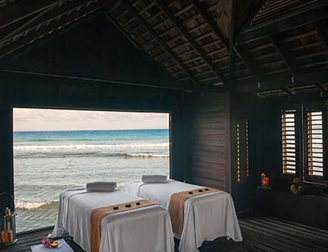 Spa beds with ocean view