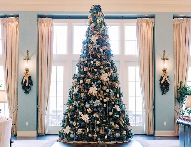 christmas decor in the living room at Salamander Middleburg