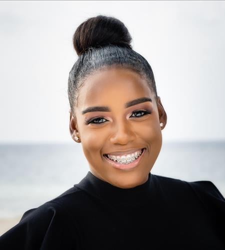 Issia Thelwell