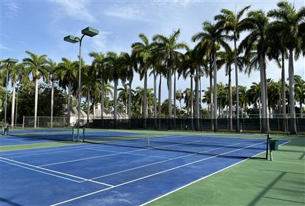 Tennis courts at Half Moon