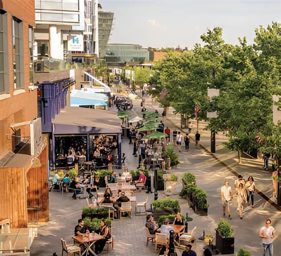Market and people eating