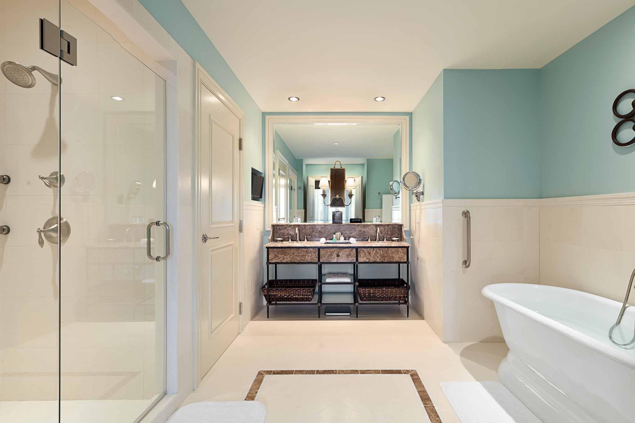 Guestroom suite bathroom